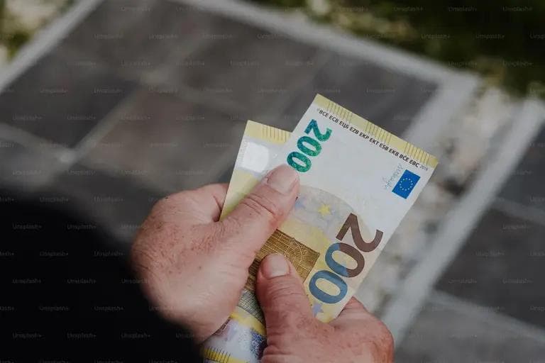 Average Income and Cost of Living in Spain